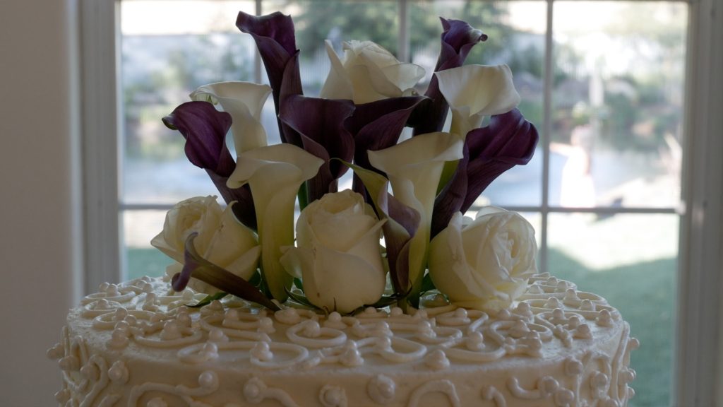 Top of wedding cake desorations